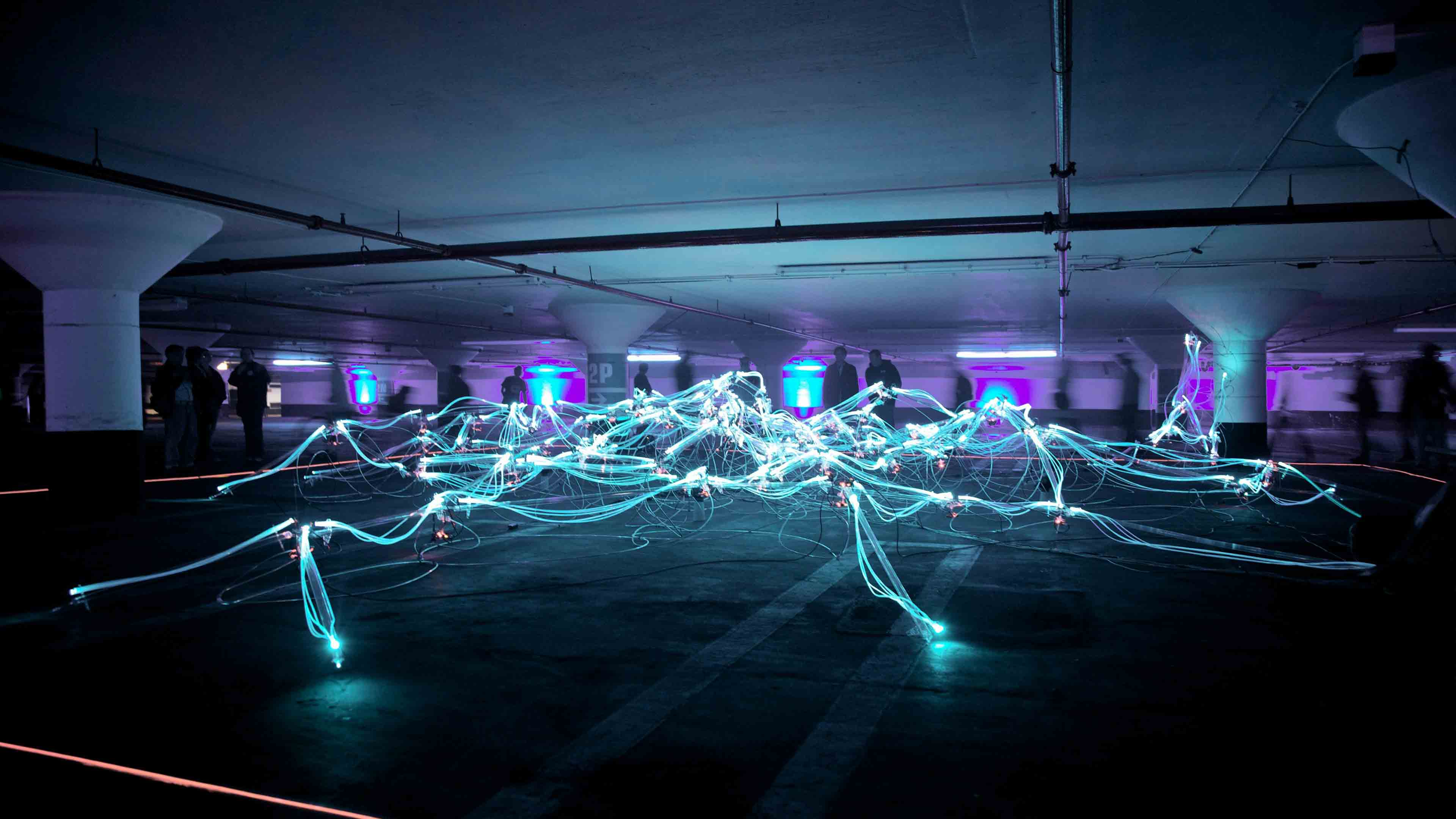 Jeu de lumières dans un parking